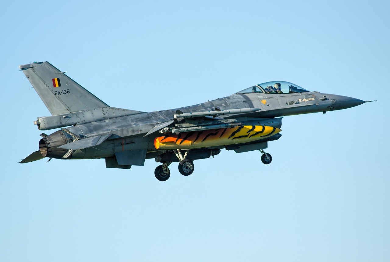 cate aeroporturi sunt in romania